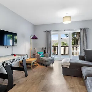  Holiday home Modern House With Parking Buisness And Leisure